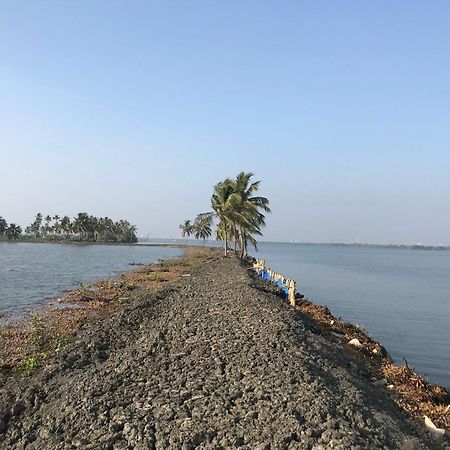 Kochi Baymaas Lake House المظهر الخارجي الصورة