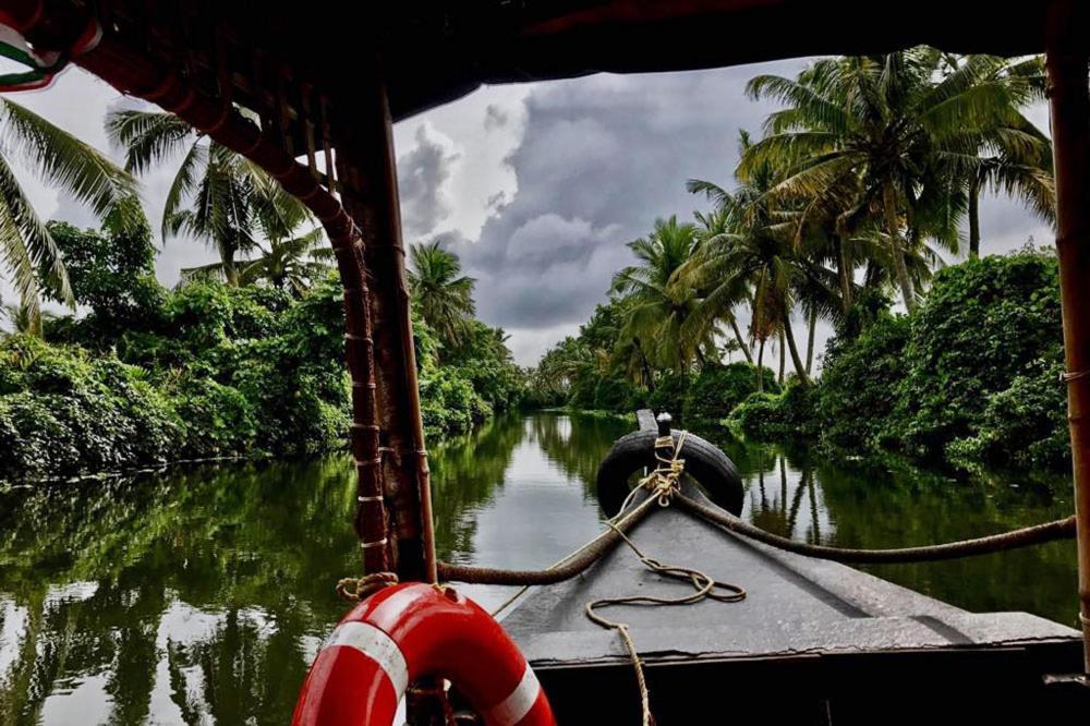 Kochi Baymaas Lake House المظهر الخارجي الصورة