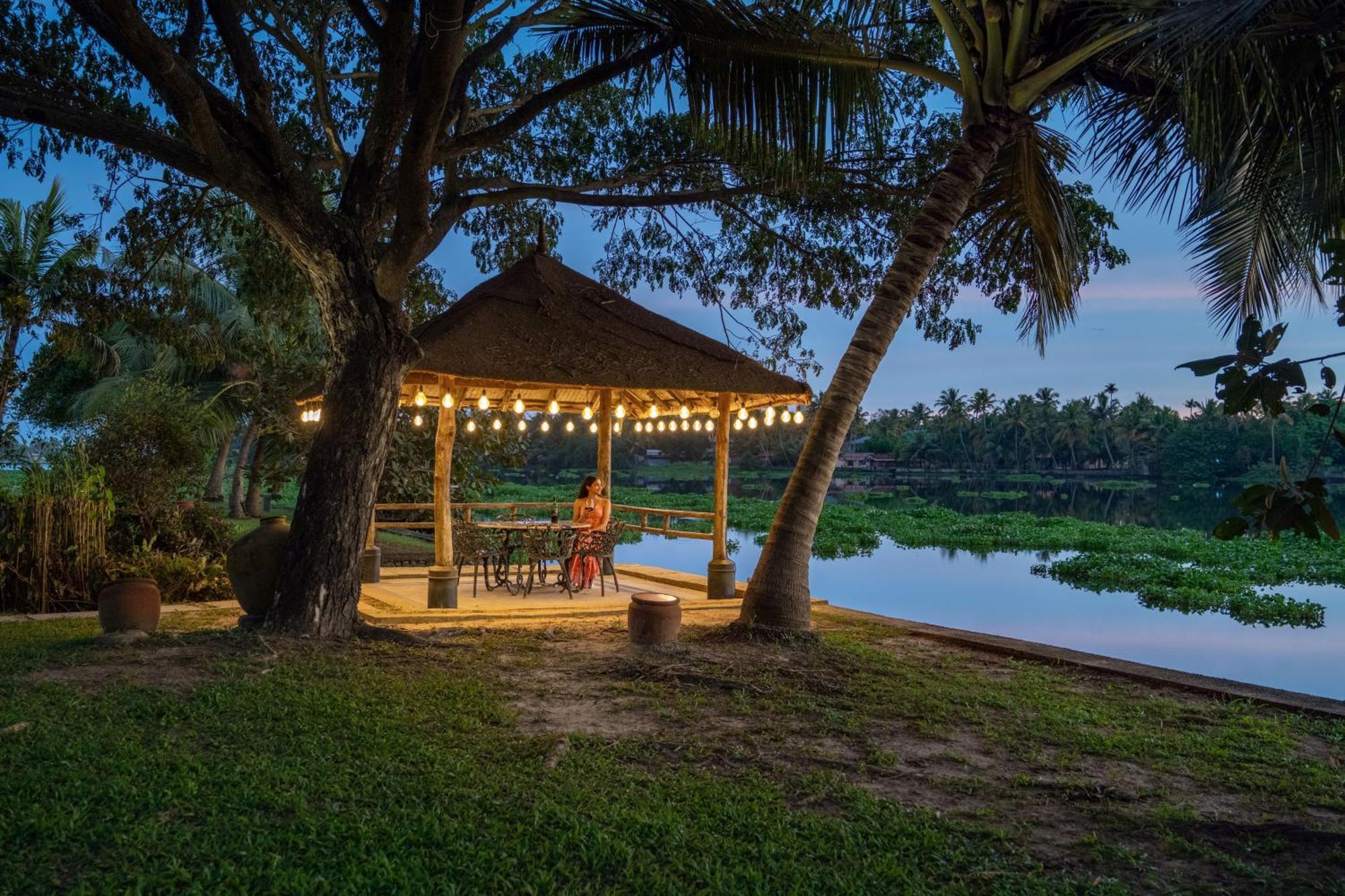 Kochi Baymaas Lake House المظهر الخارجي الصورة